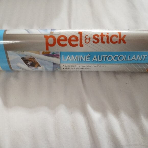 Duck brand Peel & Stick Laminate - 20 in X 15 ft - white - Picture 1 of 3